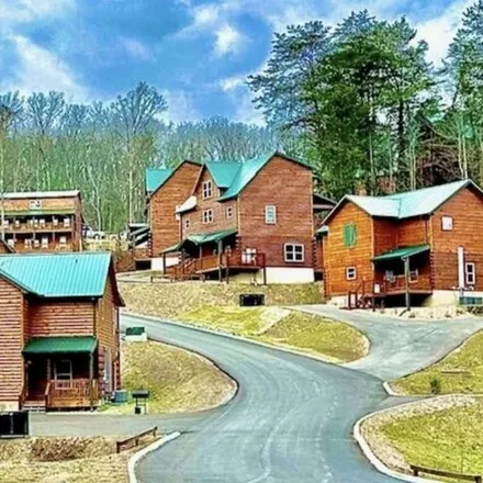 Buy this 5 bed house on 857 String Run Way in Pigeon Forge, Tennessee
