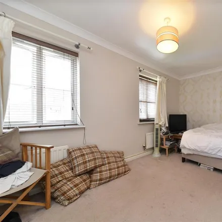 Rent this 1 bed room on Cheviot Way in North Hertfordshire, SG1 6GP
