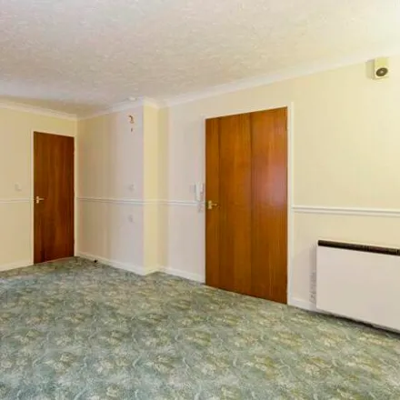 Image 4 - Old Lode Lane, Metropolitan Borough of Solihull, B92 8JF, United Kingdom - Apartment for sale