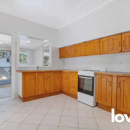 Rent this 3 bed apartment on Vale St Opp Couglin St in Vale Street, Birmingham Gardens NSW 2287