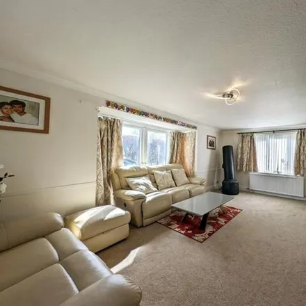Image 3 - Hovingham Drive, Scarborough, North Yorkshire, N/a - House for sale