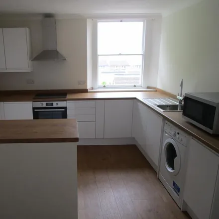 Rent this 3 bed apartment on 1 Cambridge Park in Bristol, BS6 6XN