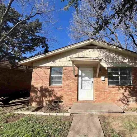 Rent this studio house on 1914 Huff Street in Wichita Falls, TX 76301