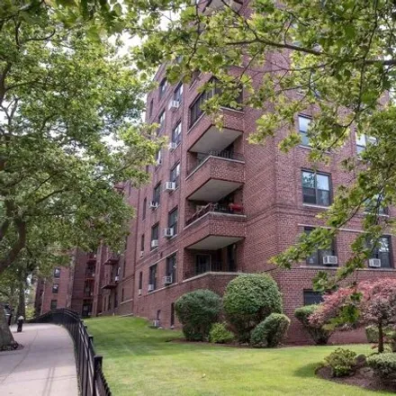 Image 4 - The Eden Rock, 82nd Drive, New York, NY 11435, USA - Apartment for sale