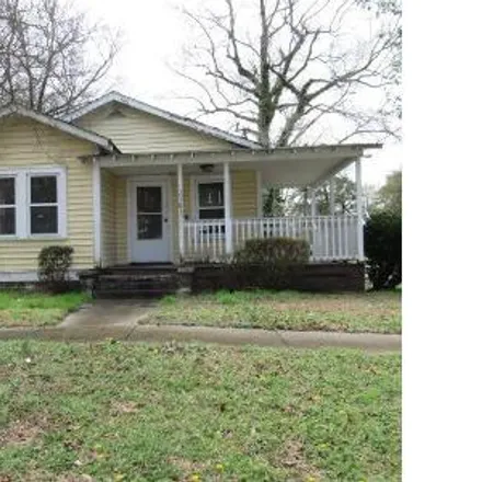 Buy this 3 bed house on 2928 Vimy Ridge Avenue in Norfolk, VA 23509