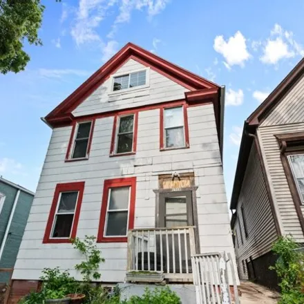 Buy this studio house on 1908 South 12th Street in Milwaukee, WI 53204