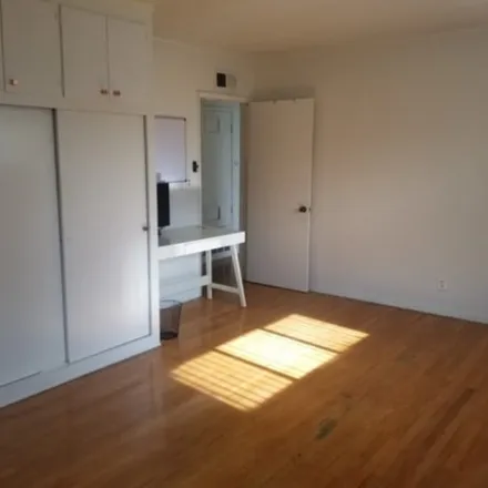 Image 3 - 1416 Reeves Street, Los Angeles, CA 90035, USA - Room for rent