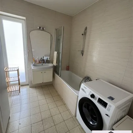 Rent this 2 bed apartment on Chaussée de Neerstalle - Neerstalse Steenweg 148 in 1190 Forest - Vorst, Belgium