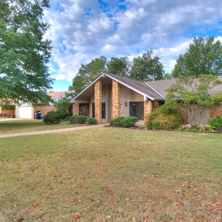 Image 6 - 11 Chevy Chase, Shawnee, OK 74804, USA - House for sale