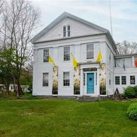 Buy this 4 bed house on 129 West Main Street in Clinton, CT 06413