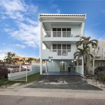 Image 1 - 358 North Surf Road, Hollywood, FL 33019, USA - House for sale
