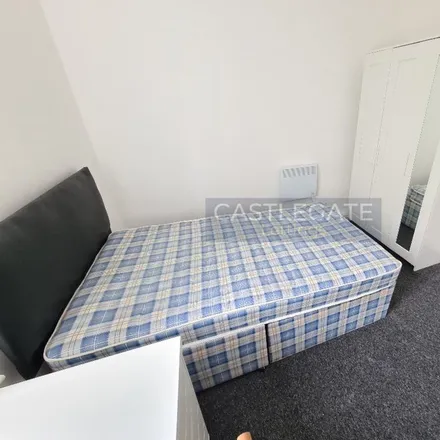 Image 9 - Bradford Road, Huddersfield, HD1 6EW, United Kingdom - Apartment for rent