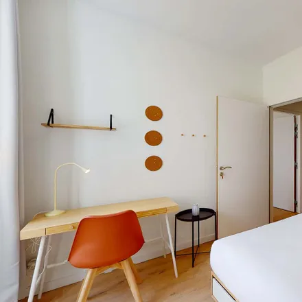 Rent this studio room on 54 Rue Turenne in 33000 Bordeaux, France