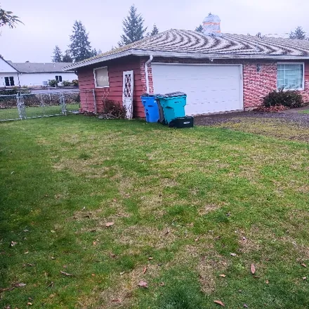 Rent this 1 bed room on 12514 Northeast 14th Circle in Vancouver, WA 98684