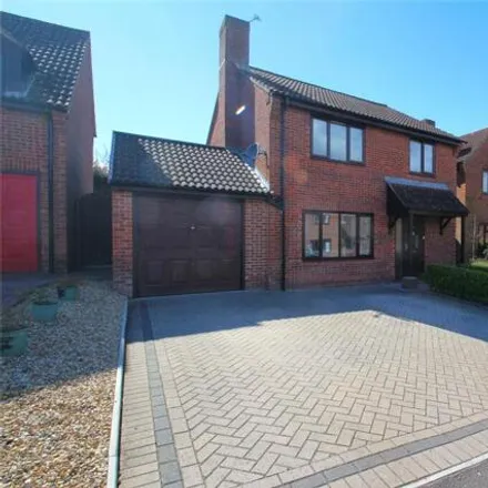 Buy this 4 bed house on Cornfield in Fareham, PO16 8UE