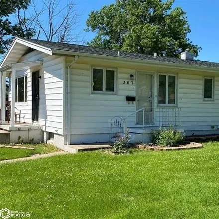 Buy this 2 bed house on 203 Boulevard Road in Keokuk, IA 52632