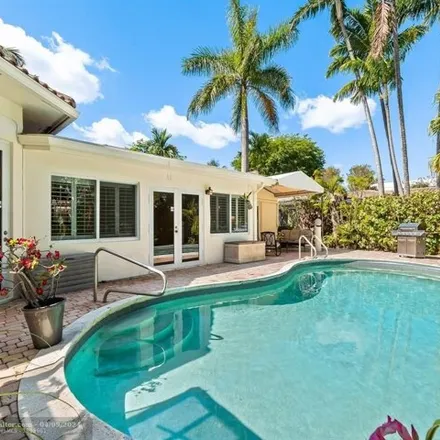 Image 3 - 2027 Northeast 25th Street, Middle River Manor, Wilton Manors, FL 33305, USA - House for sale