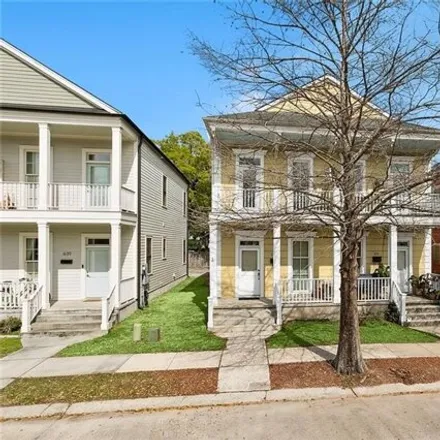 Image 2 - 637 Saint Mary Street, New Orleans, LA 70130, USA - House for sale