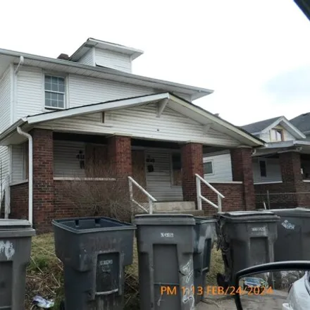 Buy this studio house on 405 North Oakland Avenue in Indianapolis, IN 46201