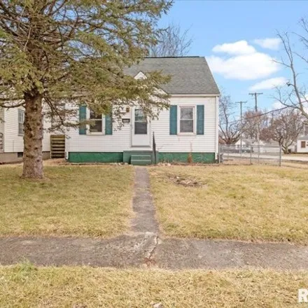 Buy this 2 bed house on 2200 East Keys Avenue in Grandview, Sangamon County