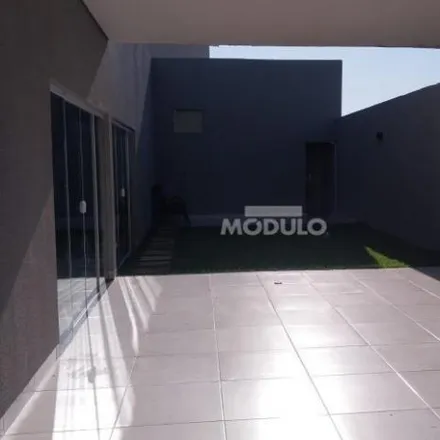 Buy this 3 bed house on Avenida João Naves de Ávila in Centro, Uberlândia - MG