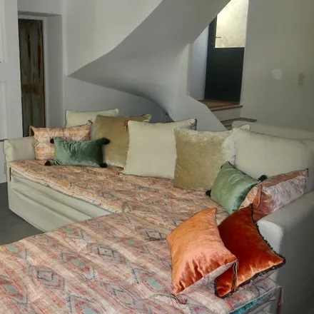 Rent this 3 bed house on Route de la Roque sur Pernes in 84800 L'Isle-sur-la-Sorgue, France