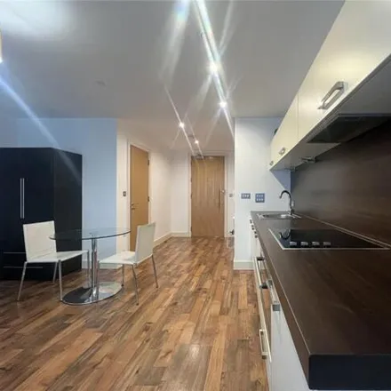 Image 5 - Cypress Place, Colenso Way, Manchester, M4 4FE, United Kingdom - Loft for rent