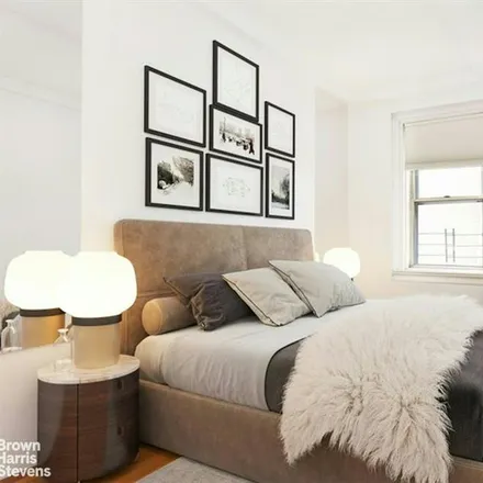 Image 2 - 131 EAST 66TH STREET 6F in New York - Apartment for sale