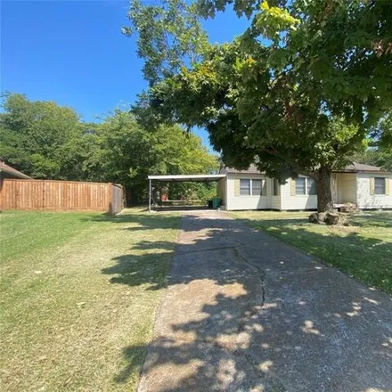 Rent this 3 bed house on 362 Greenbriar Street in Baytown, TX 77520