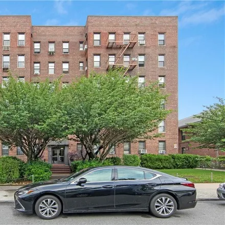 Image 1 - 1802 Ocean Parkway, New York, NY 11223, USA - Condo for sale