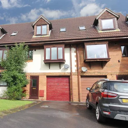 Rent this 3 bed townhouse on Hafod Wen in Tonyrefail, CF39 8LB