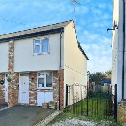 Buy this 2 bed duplex on Station Avenue in Southend-on-Sea, SS2 5EB