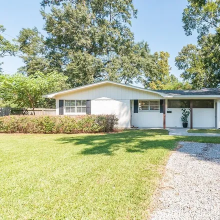 Buy this 3 bed house on 3625 Hundred Oaks Avenue in Moreland, Baton Rouge
