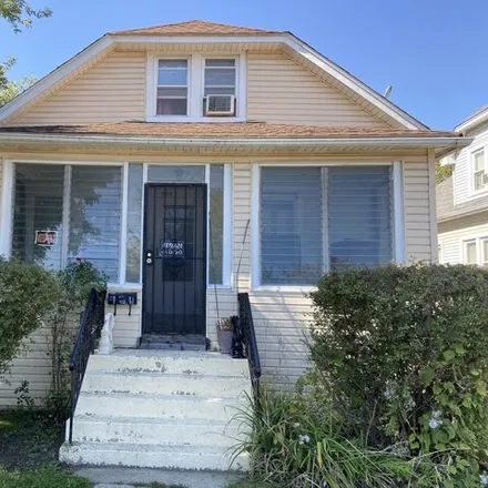 Buy this 4 bed house on 946 South Martin Luther King Junior Avenue in Waukegan, IL 60085