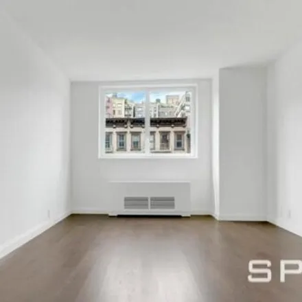 Image 3 - 200 E 94th St Apt 408, New York, 10128 - Apartment for rent