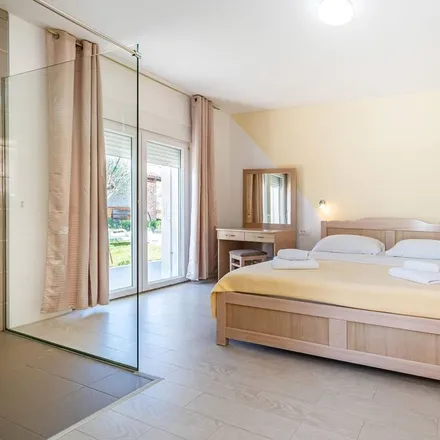 Rent this 3 bed house on 23248 Općina Ražanac