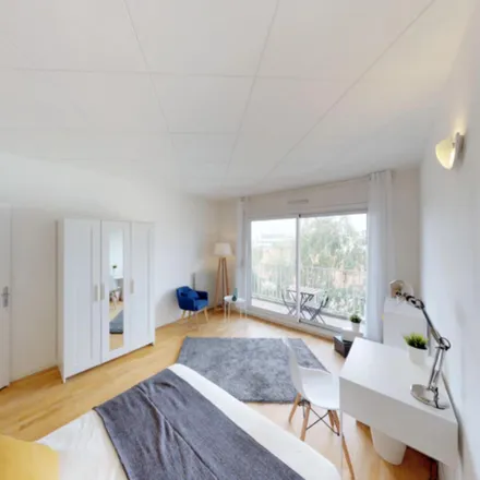 Rent this 5 bed room on 93 Rue Marius Berliet in 69008 Lyon, France