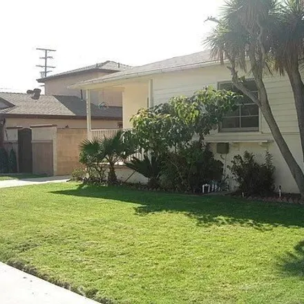 Rent this 3 bed house on Pure Blendz in Coolidge Avenue, Los Angeles