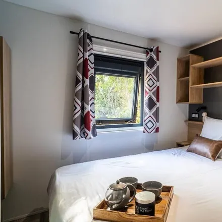 Rent this 2 bed house on Orpi in Avenue de la Corniche d'Azur, 83370 Fréjus