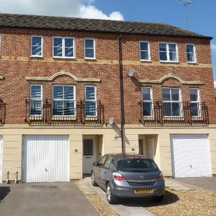 Rent this 4 bed townhouse on Osier Way in Thrapston, NN14 4PH