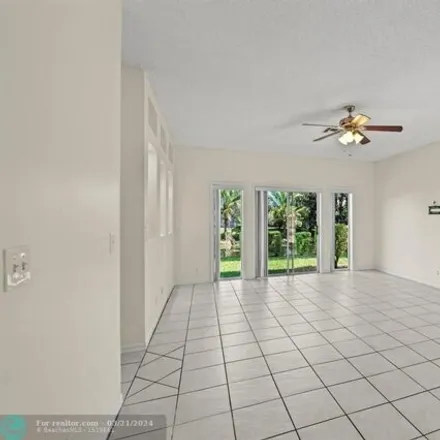 Image 4 - Lakeview Drive, Coral Springs, FL 33071, USA - House for sale