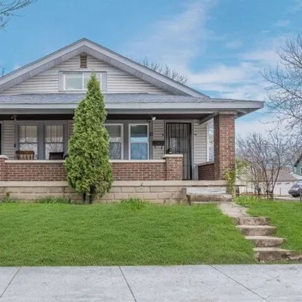 Buy this studio house on 48 North Temple Avenue in Indianapolis, IN 46201