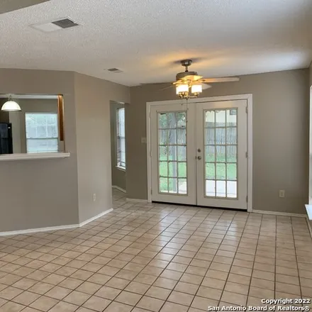 Image 2 - 718 Meadow Top Drive, Converse, TX 78109, USA - Loft for rent