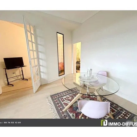 Image 5 - Tui, Rue de Liège, 64000 Pau, France - Apartment for rent