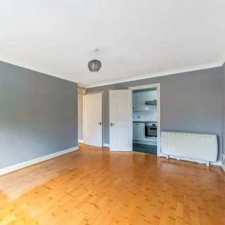 Image 5 - Knoll Road, Sidcup Hill, London, DA14 6HH, United Kingdom - Apartment for sale