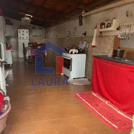 Buy this 3 bed house on Rua Tenente Coronel Roberto in Pará de Minas - MG, 35660-332