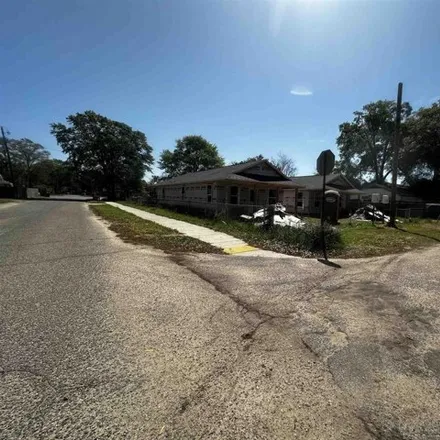 Image 8 - 3005 West Lloyd Street, Brownsville, Escambia County, FL 32505, USA - House for sale