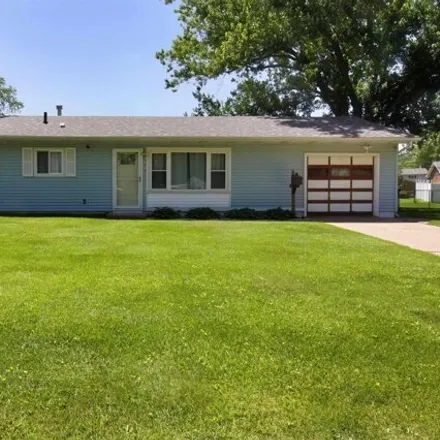 Buy this 3 bed house on 2858 27th Avenue in Rock Island, IL 61201