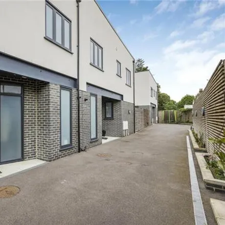 Buy this 2 bed duplex on unnamed road in London, SE13 6ET
