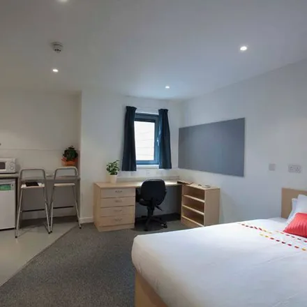 Image 3 - Sandy's, West Granton Road, City of Edinburgh, EH4 4GB, United Kingdom - Apartment for rent